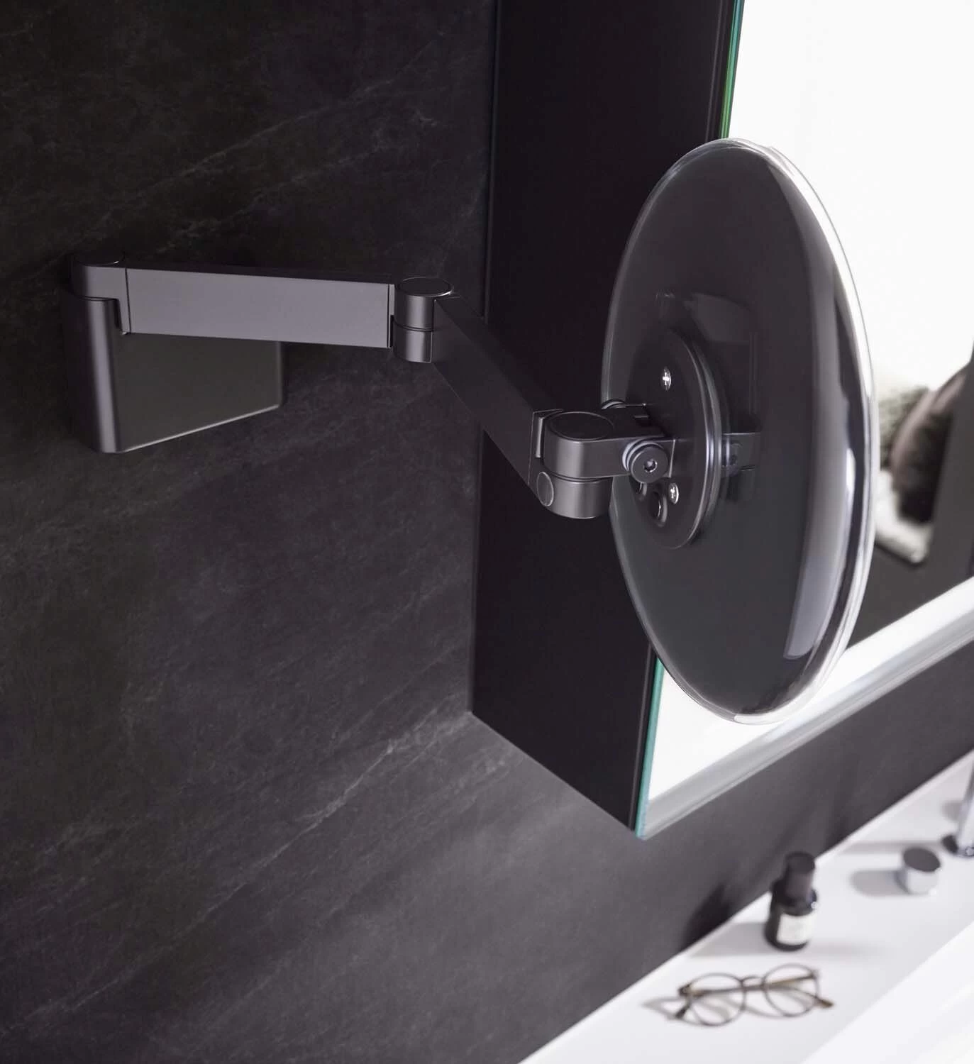 EMCO LED-Rasier-/Kosmetikspiegel Evo Chrom, Vergrößerung 5-fach, Ø 209 Mm, 2-armig, Rund 4 EMCO LED-Rasier-/Kosmetikspiegel Evo Chrom, Vergrößerung 5-fach, Ø 209 Mm, 2-armig, Rund – Bild 2