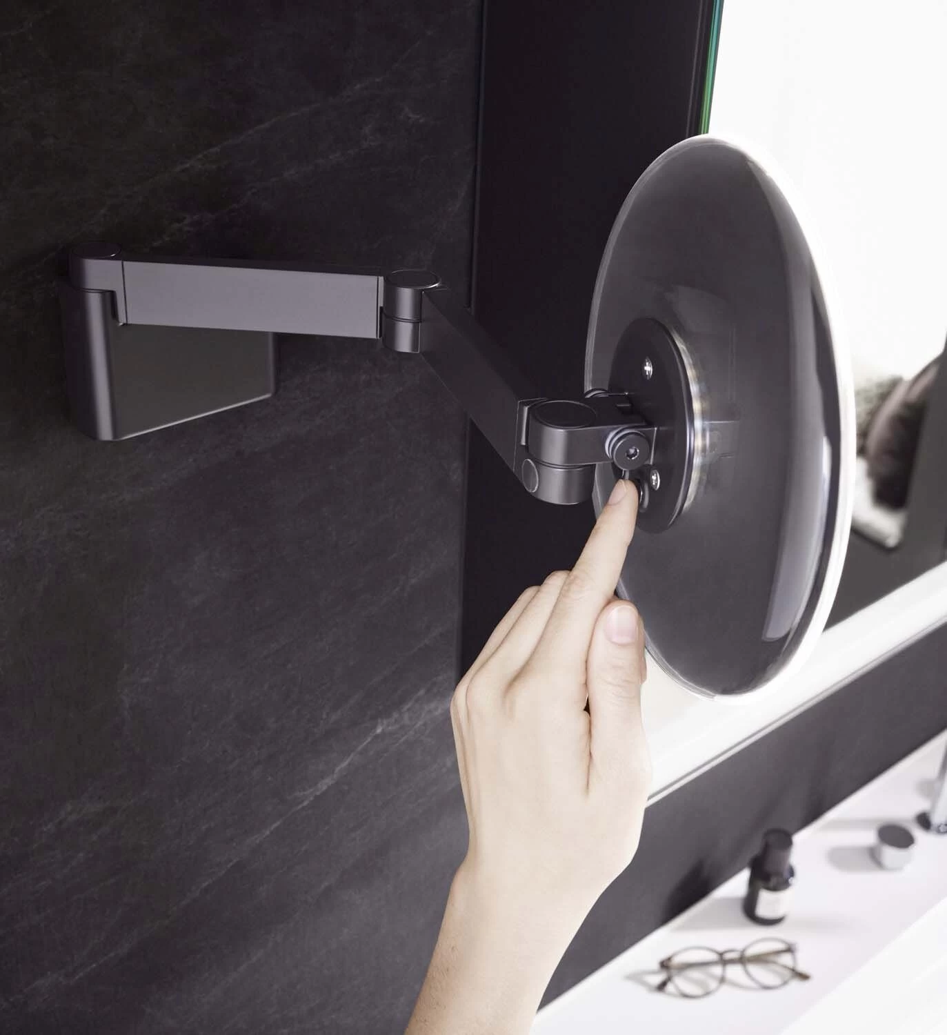 EMCO LED-Rasier-/Kosmetikspiegel Evo Chrom, Vergrößerung 5-fach, Ø 209 Mm, 2-armig, Rund 8 EMCO LED-Rasier-/Kosmetikspiegel Evo Chrom, Vergrößerung 5-fach, Ø 209 Mm, 2-armig, Rund – Bild 6