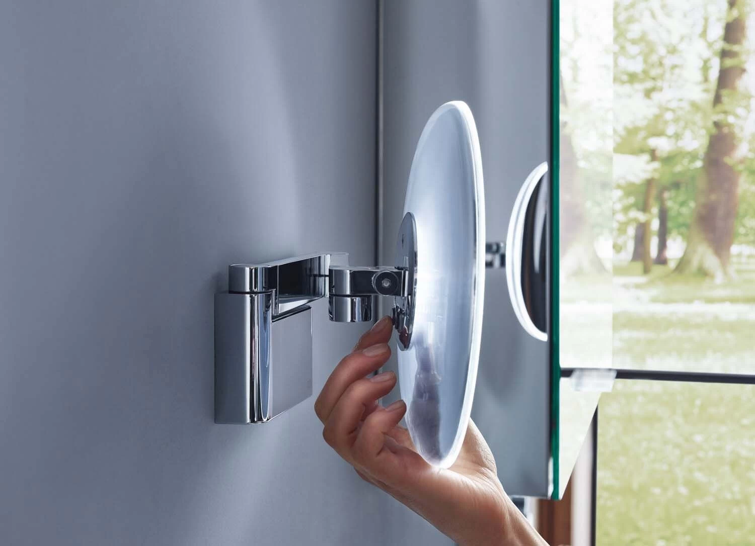 EMCO LED-Rasier-/Kosmetikspiegel Evo Chrom, Vergrößerung 5-fach, Ø 209 Mm, 2-armig, Rund 11 EMCO LED-Rasier-/Kosmetikspiegel Evo Chrom, Vergrößerung 5-fach, Ø 209 Mm, 2-armig, Rund – Bild 9